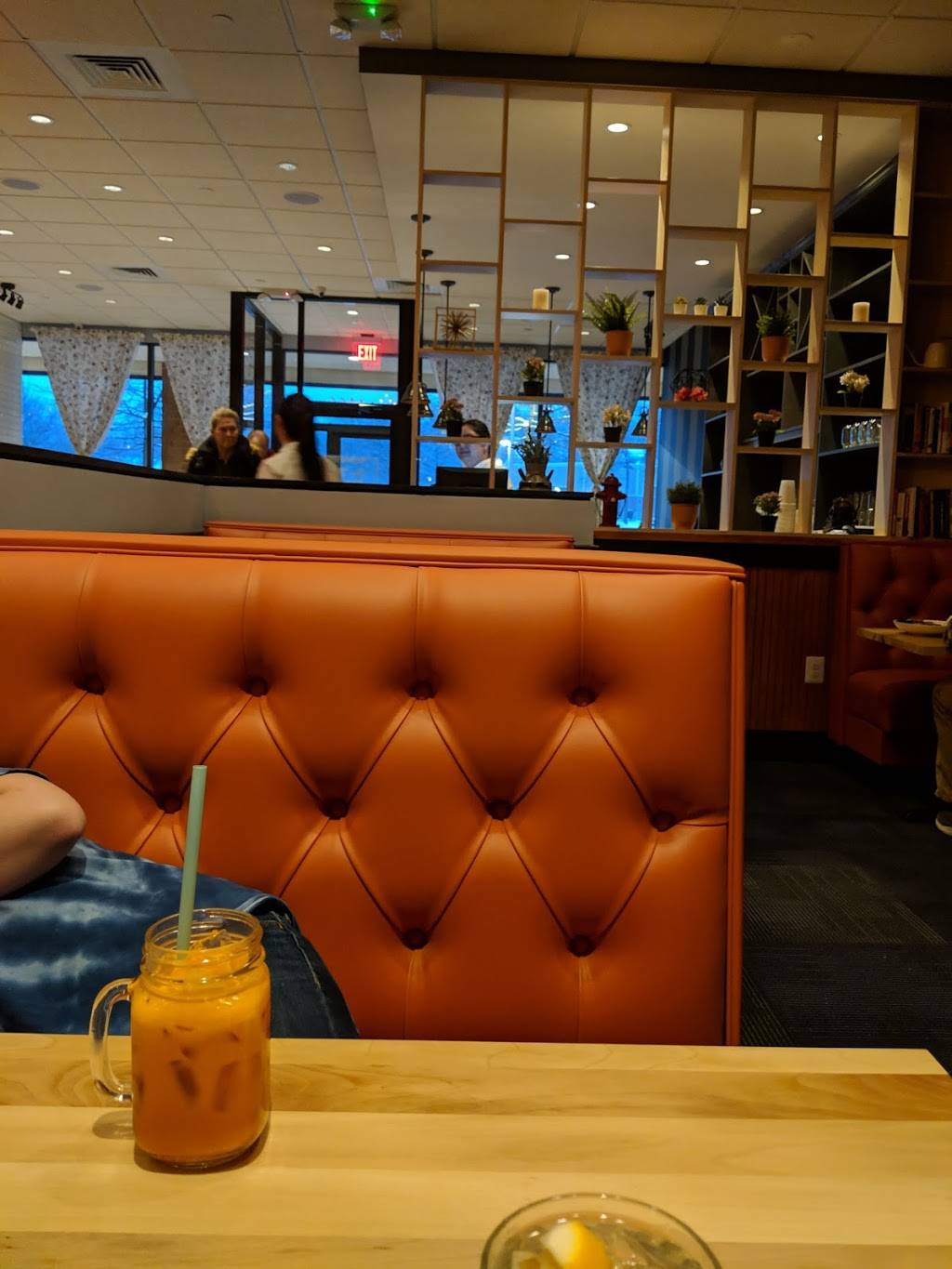 Finn Thai Restaurant & Bar | restaurant | 1466 North Point Village Center, Reston, VA 20194, USA | 5713130602 OR +1 571-313-0602