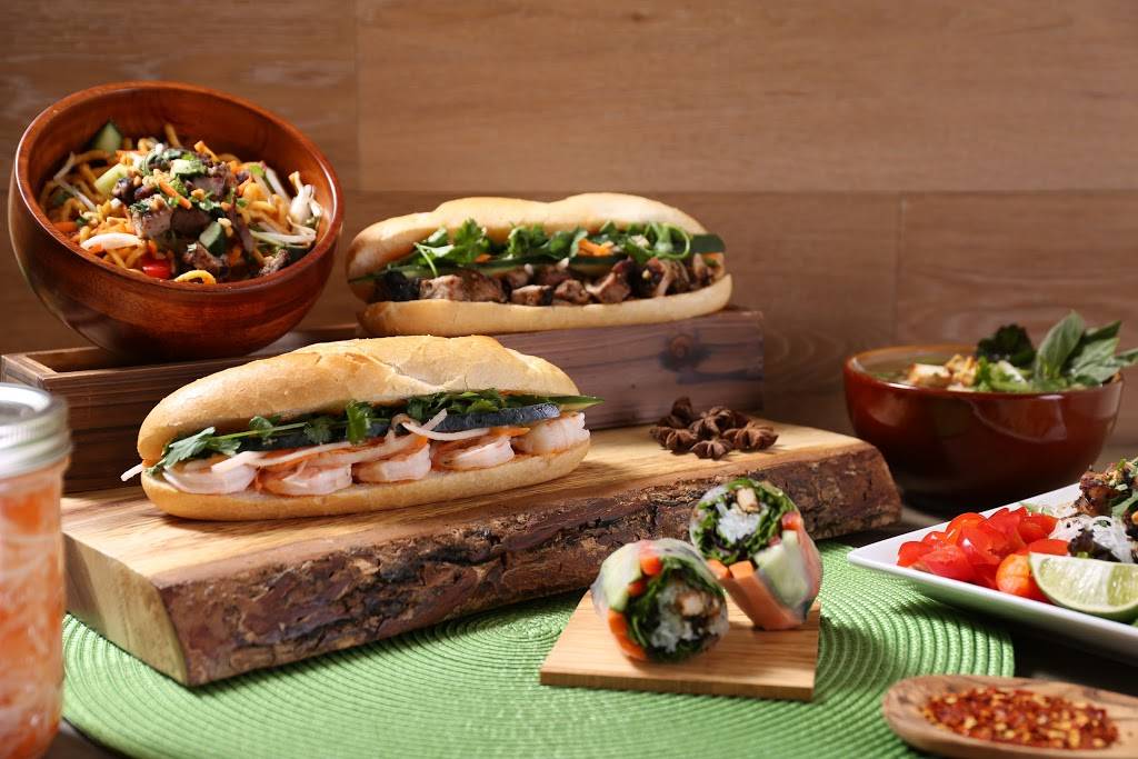 Viet Nom Nom | restaurant | 618 1/2 Church St, Evanston, IL 60201, USA | 8478596326 OR +1 847-859-6326