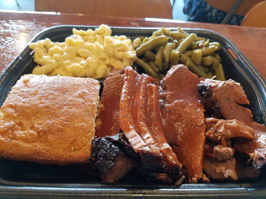 Whitners Barbecue | restaurant | 869 Lynnhaven Pkwy #106, Virginia Beach, VA 23452, USA | 7576898215 OR +1 757-689-8215