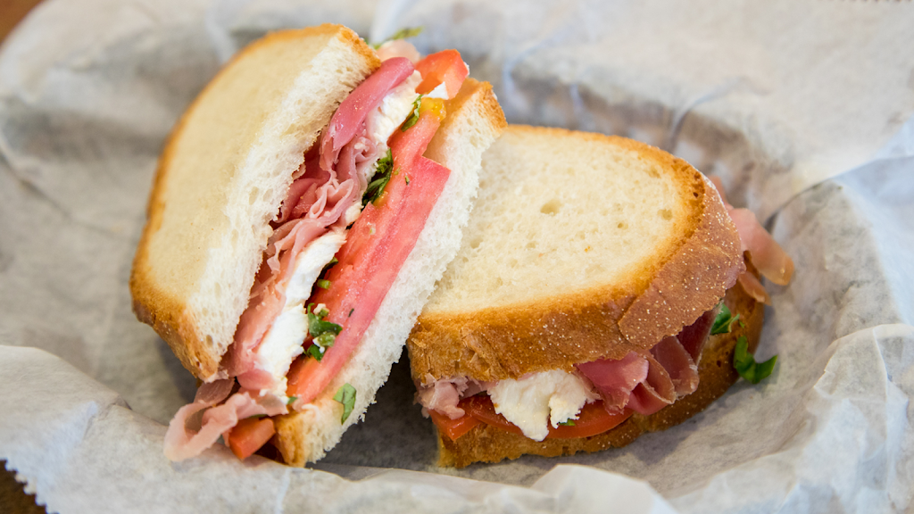 Cucina Mia Cafe & Deli | restaurant | 94 Washington St, Quincy, MA 02169, USA | 6174791946 OR +1 617-479-1946