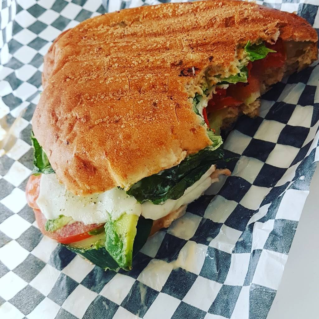 Chez Lu-Dy | restaurant | 2072 Rue Henriette, Carignan, QC J3L 4H5, Canada | 4507150666 OR +1 450-715-0666