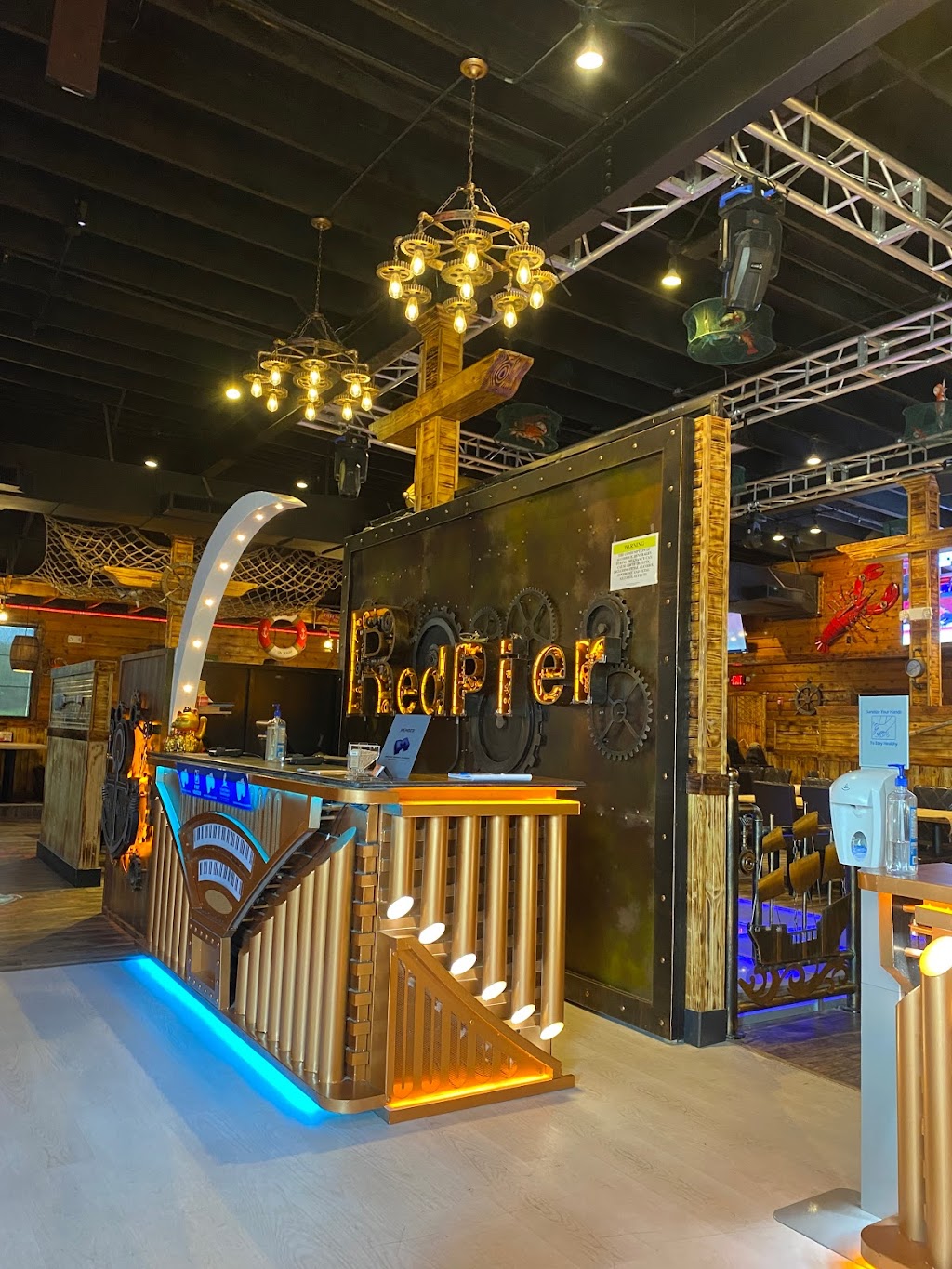 Red Pier Cajun Seafood & Bar - Poplar / Ridgeway | restaurant | 5901 Poplar Ave, Memphis, TN 38119, USA | 9015125923 OR +1 901-512-5923