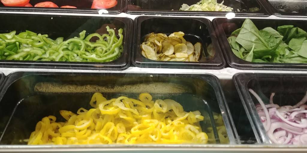 Subway | restaurant | 1680 Packard Hwy, Charlotte, MI 48813, USA | 5175410205 OR +1 517-541-0205