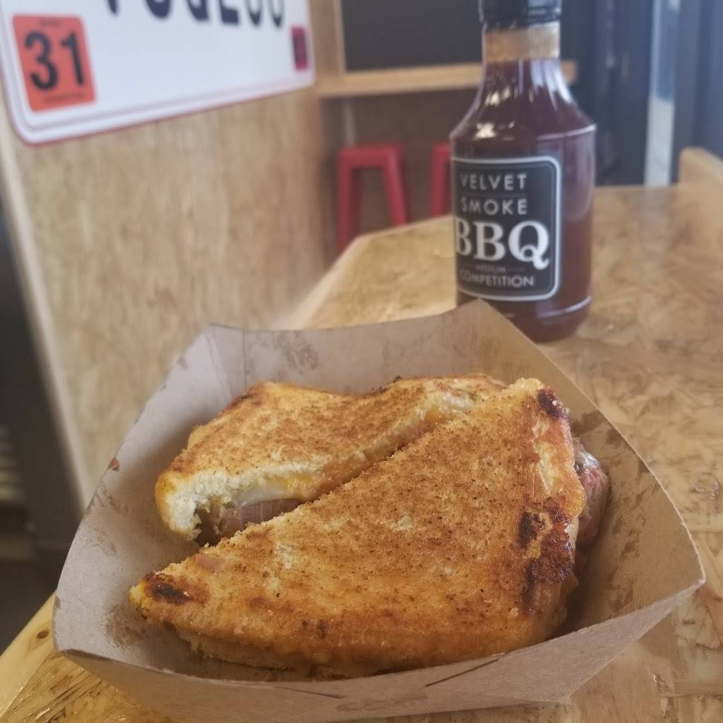 Velvet Smoke BBQ - White Oak | restaurant | 5626 Cheviot Rd, Cincinnati, OH 45247, USA | 5136208327 OR +1 513-620-8327