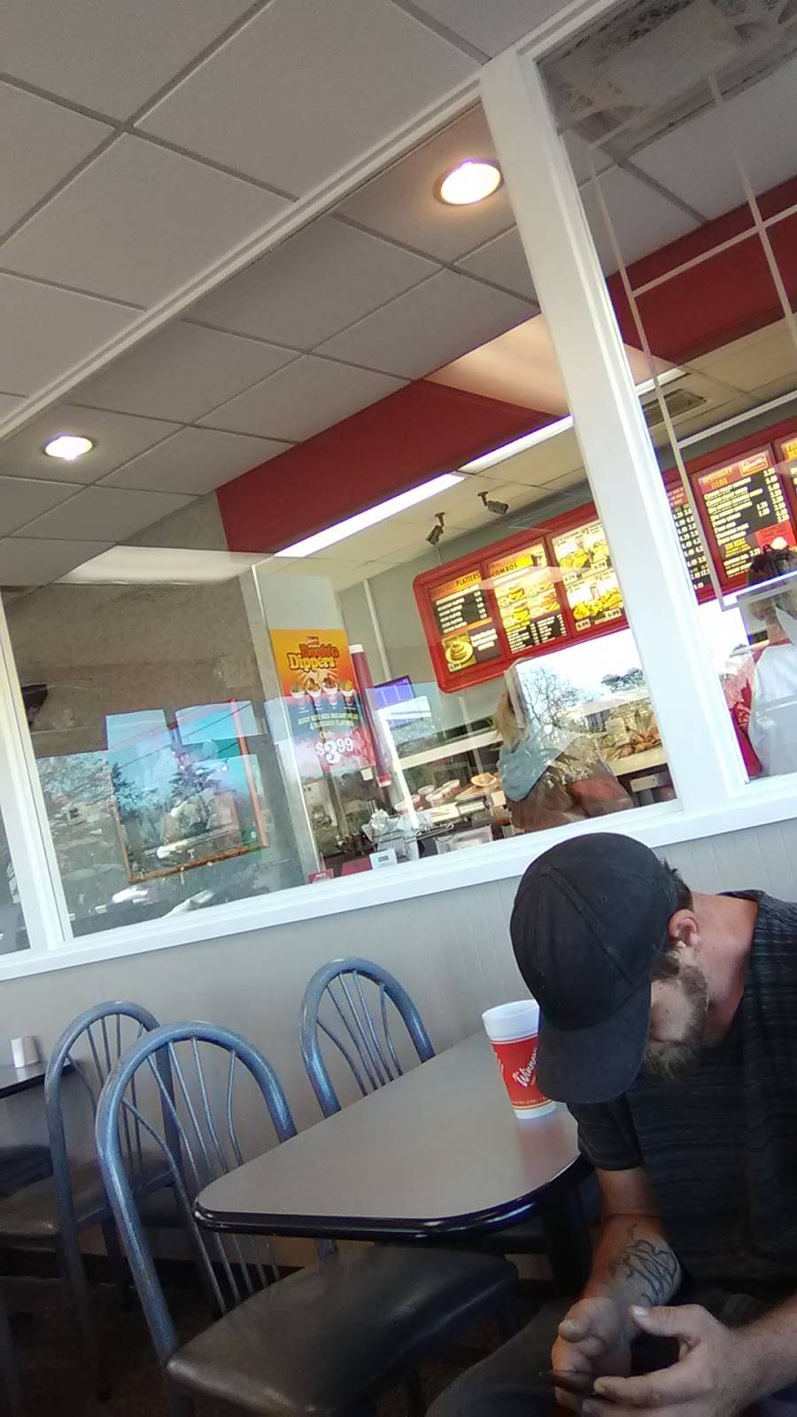 Mrs Winners Chicken & Biscuits-Cleveland | restaurant | 2487 Keith St NW, Cleveland, TN 37311, USA | 4234767266 OR +1 423-476-7266