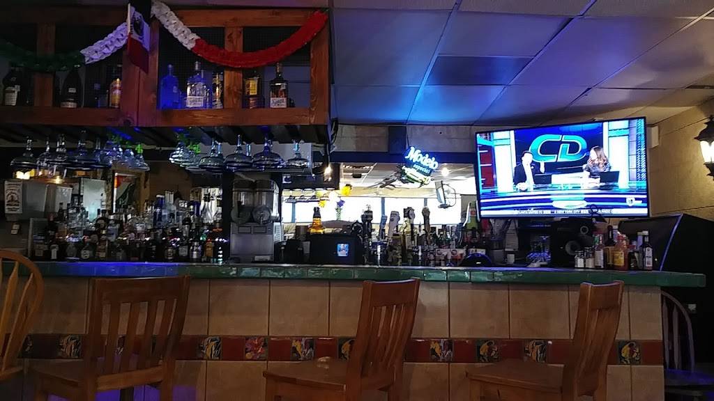 Camaron Pelado Seafood Grill | restaurant | 2918 W Commerce St, San Antonio, TX 78207, USA | 2104346700 OR +1 210-434-6700