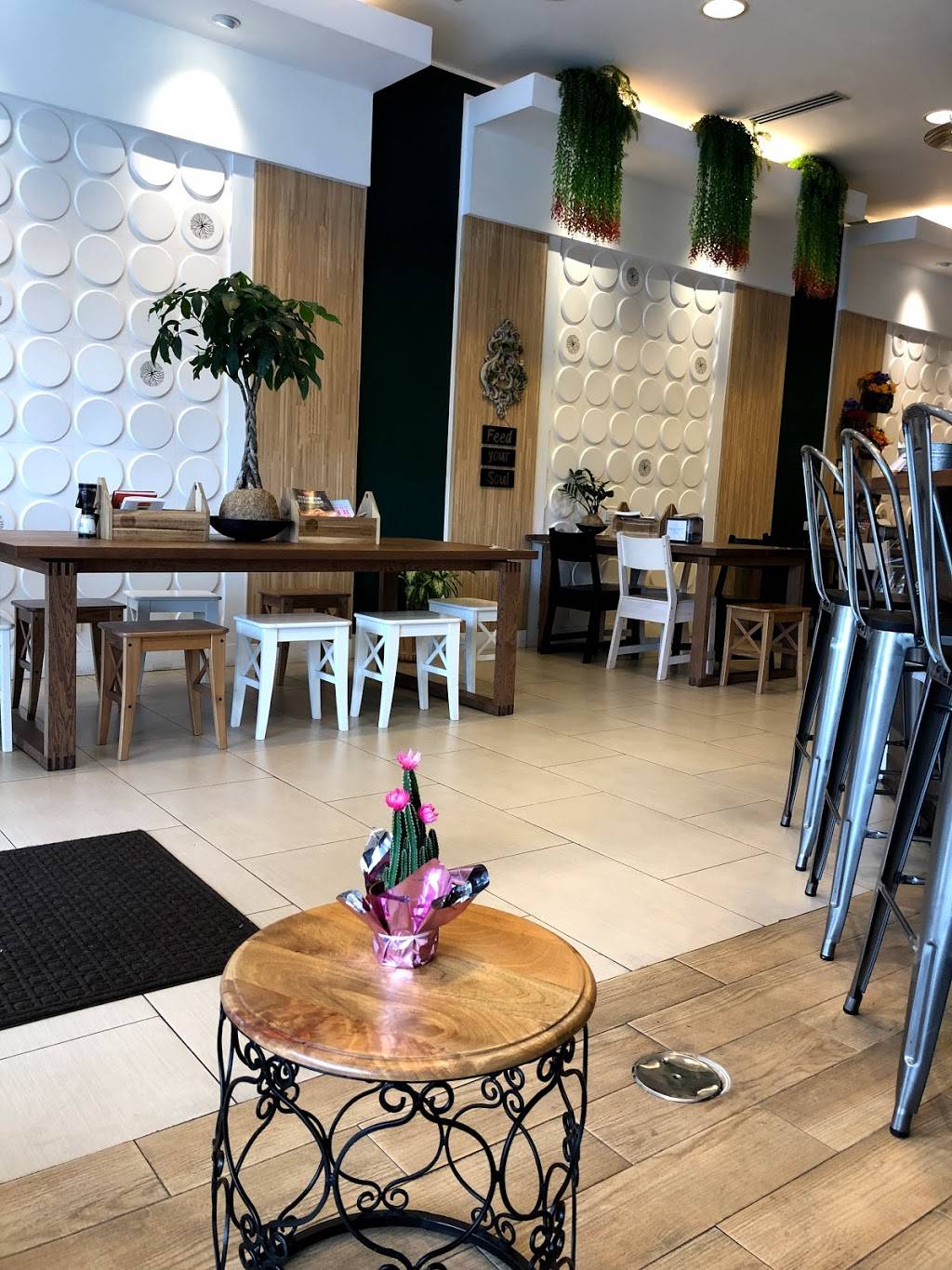 MyRoots Juice Bar & Kitchen | restaurant | 4237 NW 107th Ave #26, Doral, FL 33178, USA | 3054180479 OR +1 305-418-0479