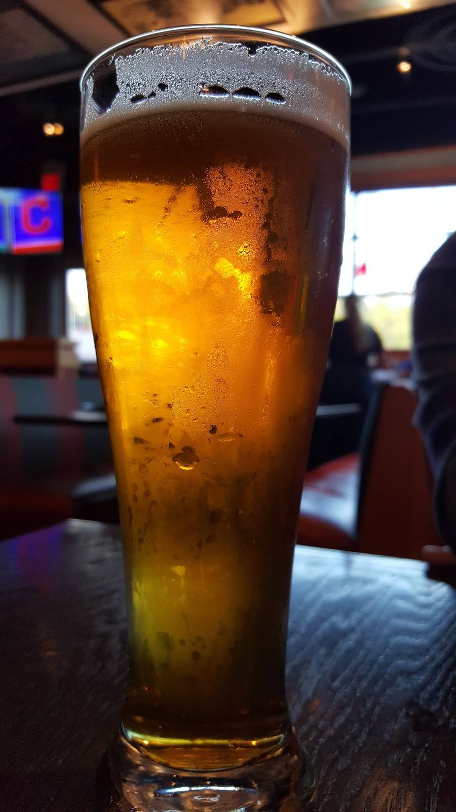 Red Robin Gourmet Burgers and Brews | restaurant | 14797 N Kelsey St, Monroe, WA 98272, USA | 3608059949 OR +1 360-805-9949