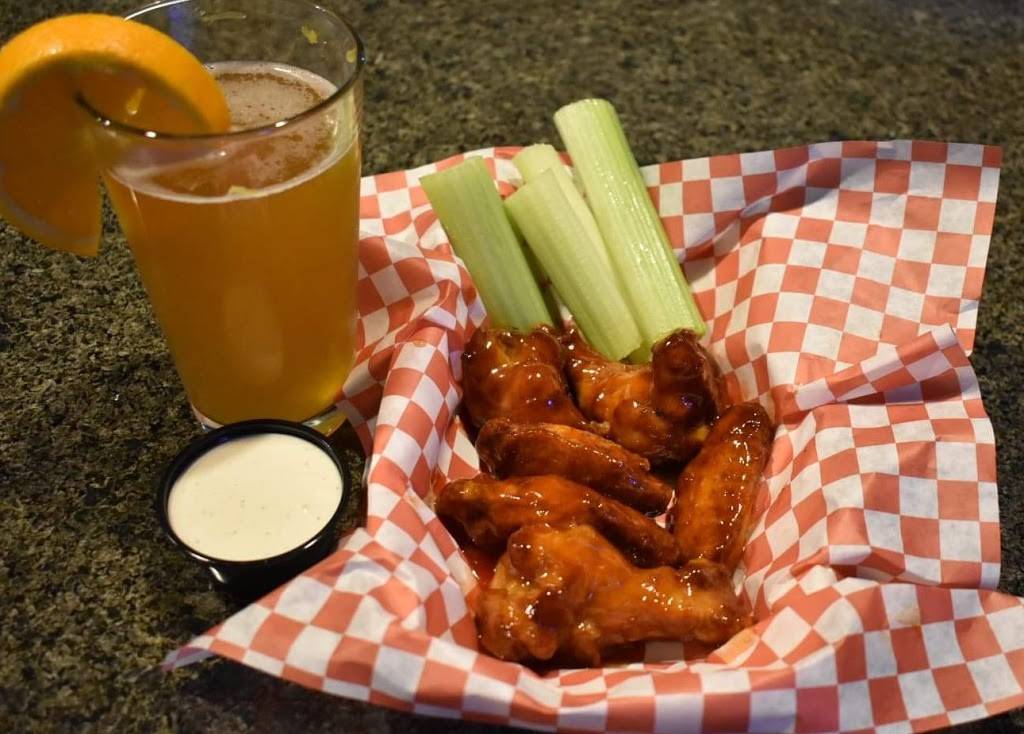 Bullseye Petes Pub & Grub | restaurant | 9 S Main St, Marengo, OH 43334, USA | 5672296074 OR +1 567-229-6074