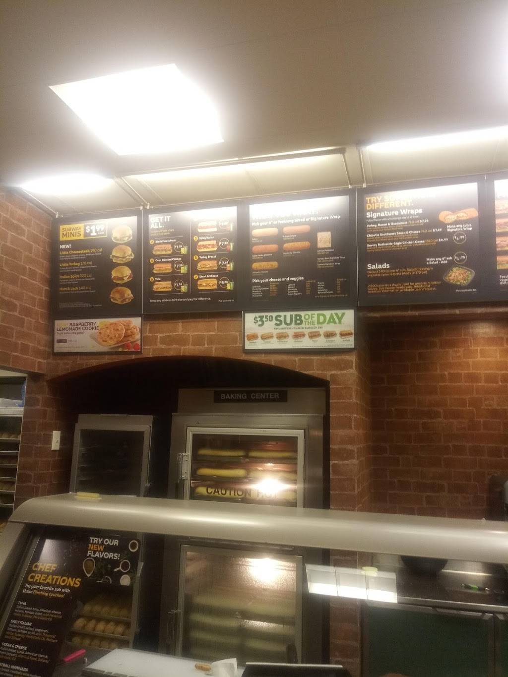 Subway | restaurant | 2977 Henry St, Muskegon, MI 49441, USA | 2317332542 OR +1 231-733-2542