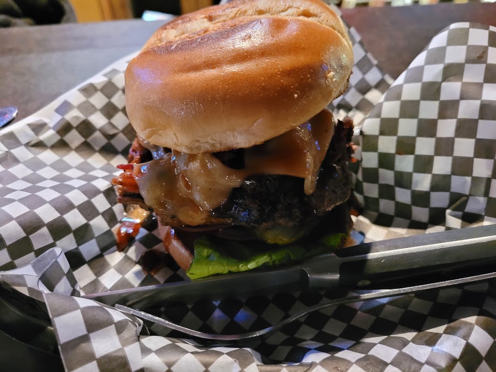 High Heat Sports Grill | restaurant | 2239 E Fry Blvd, Sierra Vista, AZ 85635, USA | 5204588055 OR +1 520-458-8055