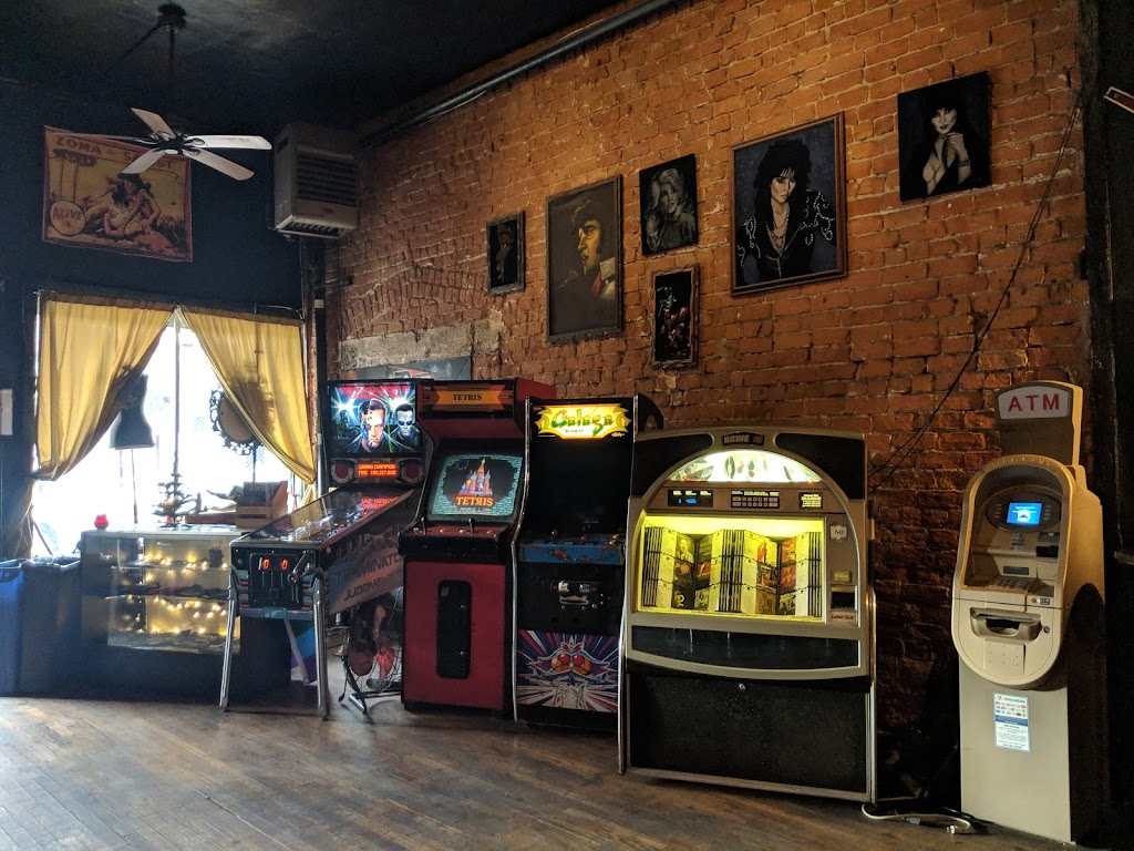 Surly Wench Pub | night club | 424 N 4th Ave, Tucson, AZ 85705, USA | 5208820009 OR +1 520-882-0009