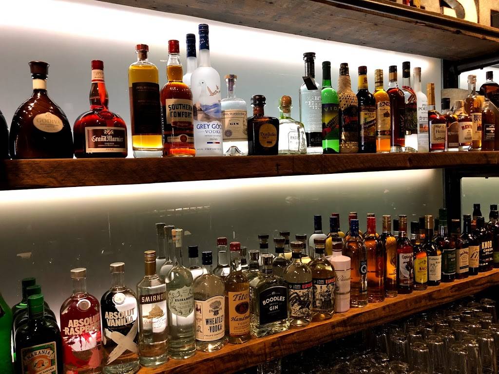 American SmokeHouse | restaurant | 719 3rd Ave, West Point, GA 31833, USA | 7065013600 OR +1 706-501-3600