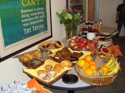 Lunch Box Chicago | restaurant | 2467 W Grand Ave, Chicago, IL 60608, USA | 3124332222 OR +1 312-433-2222