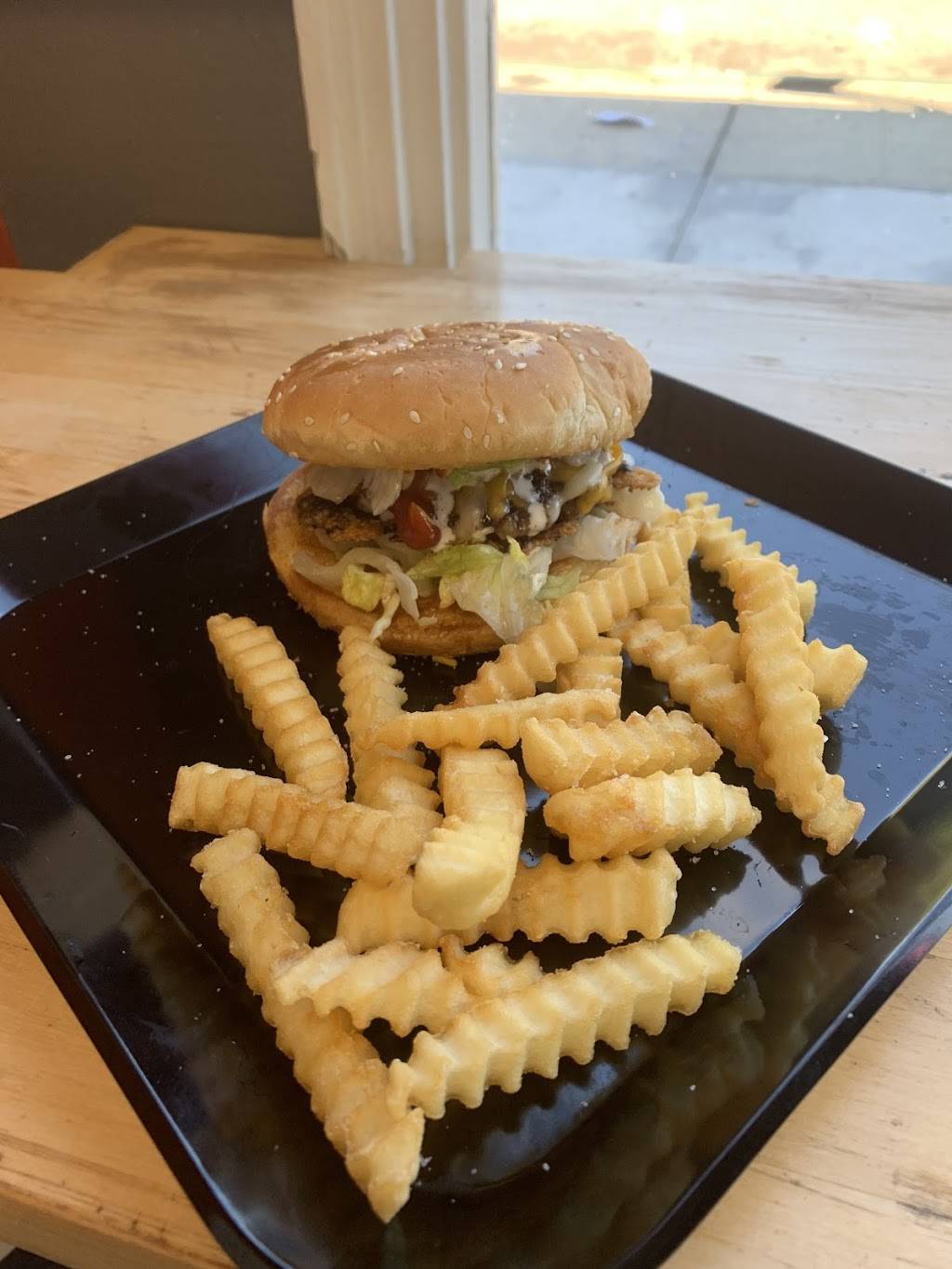 SUPER Guisados Taqueria | restaurant | 1637 N Garey Ave, Pomona, CA 91767, USA | 9094616057 OR +1 909-461-6057