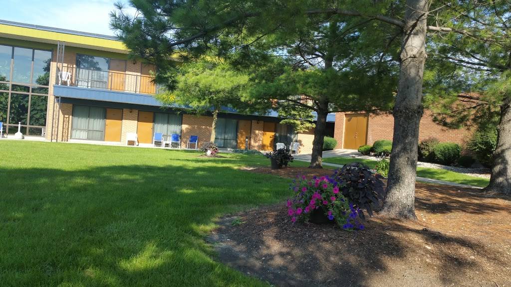 Don Halls Guesthouse | restaurant | 1313 W Washington Center Rd, Fort Wayne, IN 46825, USA | 2604892524 OR +1 260-489-2524