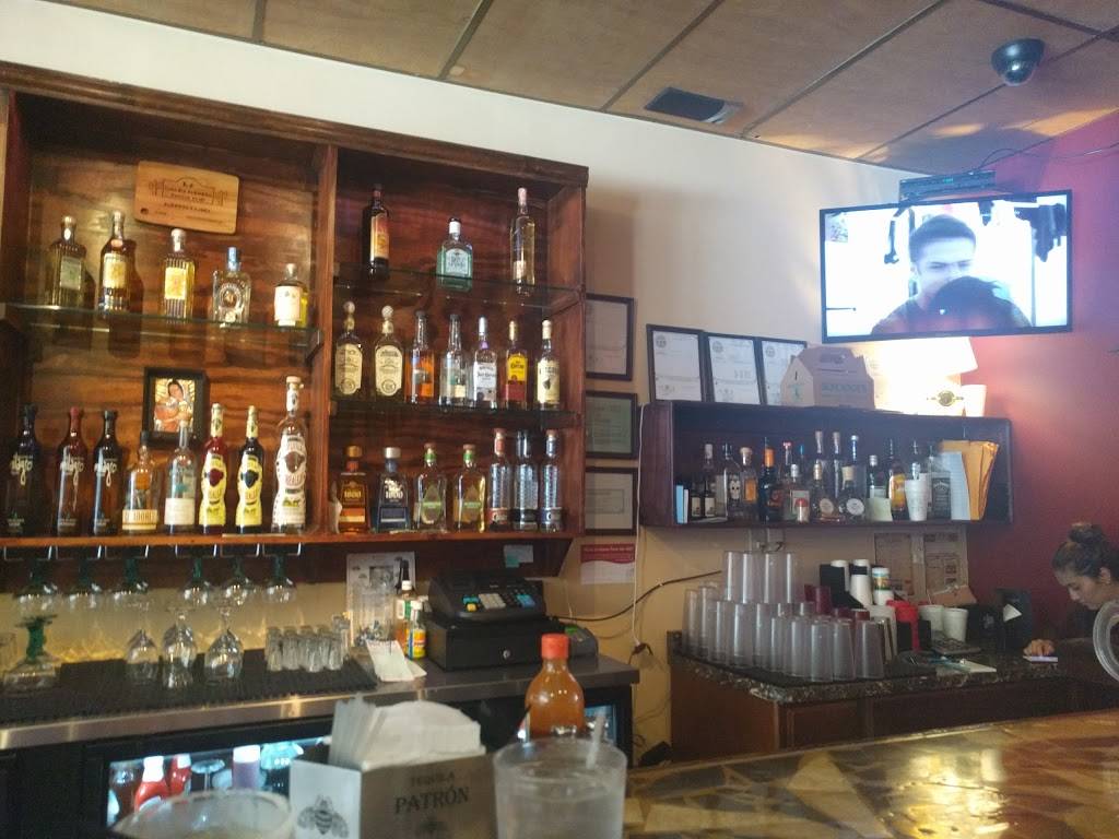 La Casa de Alberto | restaurant | 624 W National Ave, Milwaukee, WI 53204, USA | 4146435715 OR +1 414-643-5715