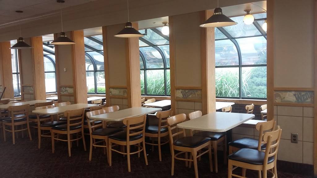 Wendys | restaurant | 4910 Vine St, St Bernard, OH 45217, USA | 5132426074 OR +1 513-242-6074