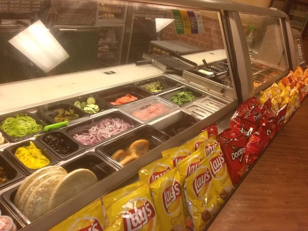 Subway | meal takeaway | 11601 E, US 40 Hwy, Kansas City, MO 64133, USA | 8163567827 OR +1 816-356-7827