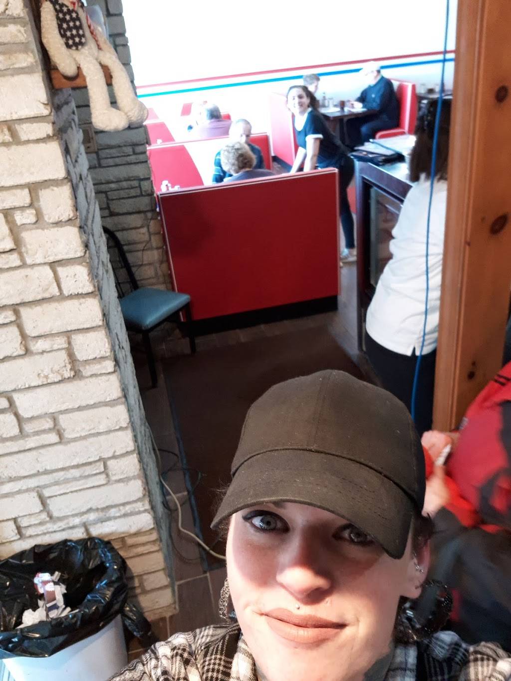 Rocky Family Restaurant | restaurant | 4055 Conrad Weiser Pkwy, Womelsdorf, PA 19567, USA | 4849305134 OR +1 484-930-5134