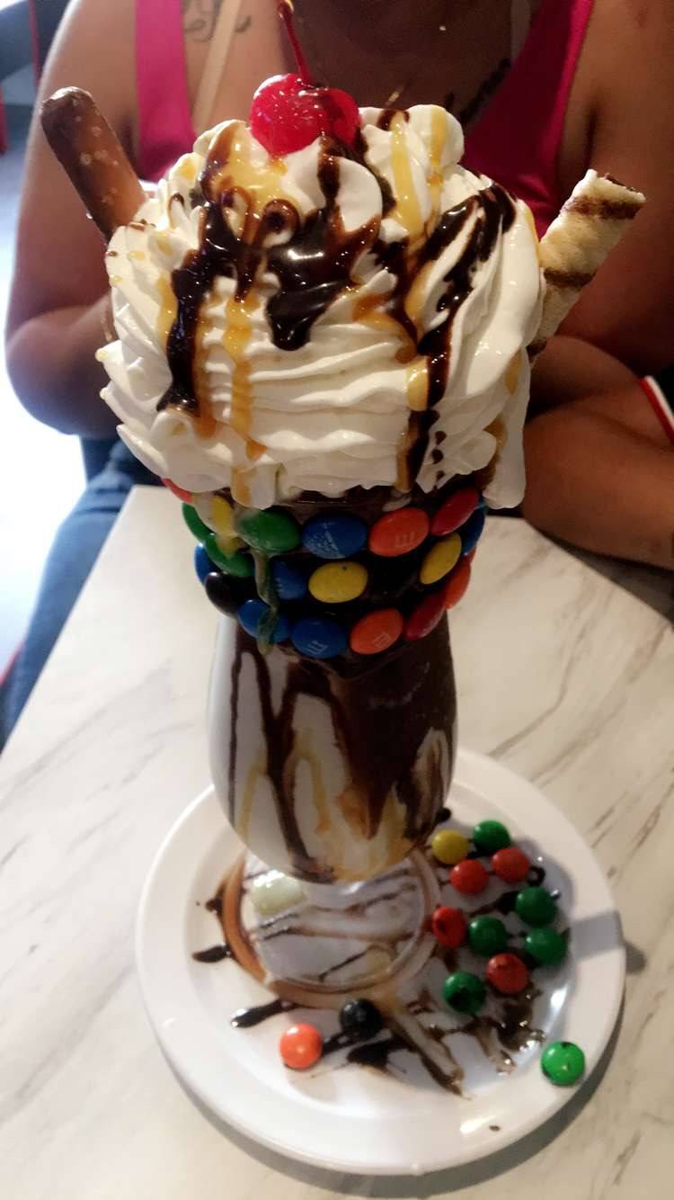 Jenavies Cafe | restaurant | 2920 Bruckner Blvd, Bronx, NY 10465, USA | 7186841324 OR +1 718-684-1324