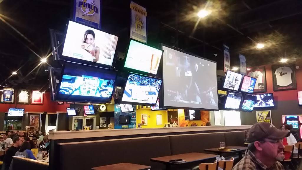 Buffalo Wild Wings | restaurant | 1352 Brandywine Blvd, Zanesville, OH 43701, USA | 7404549464 OR +1 740-454-9464