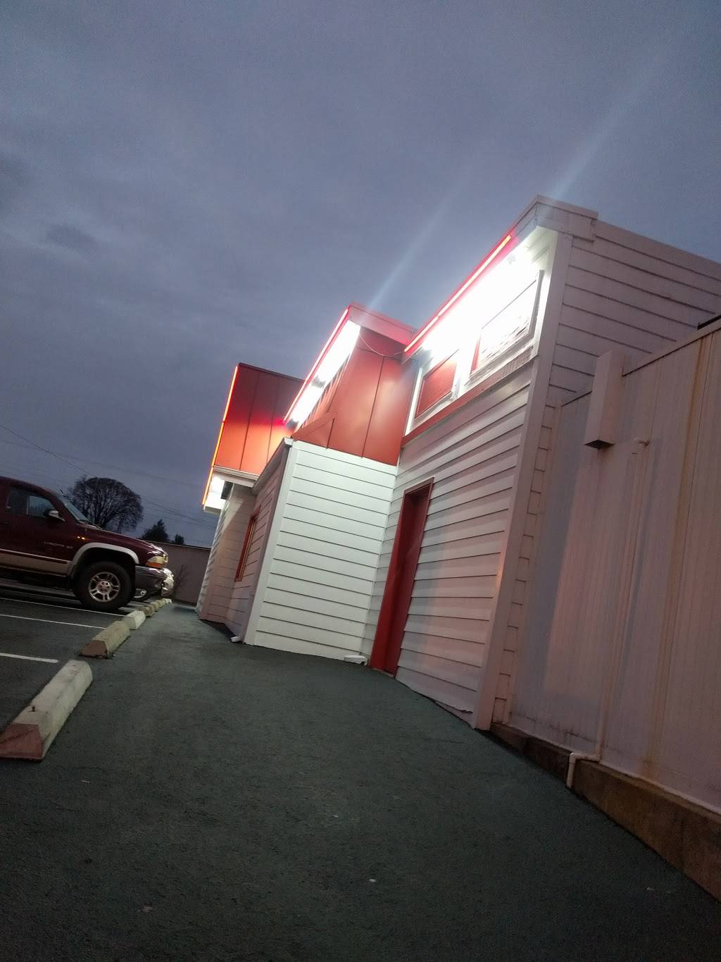 Lees Famous Recipe Chicken | restaurant | 501 E Broadway St, Campbellsville, KY 42718, USA | 2704653542 OR +1 270-465-3542