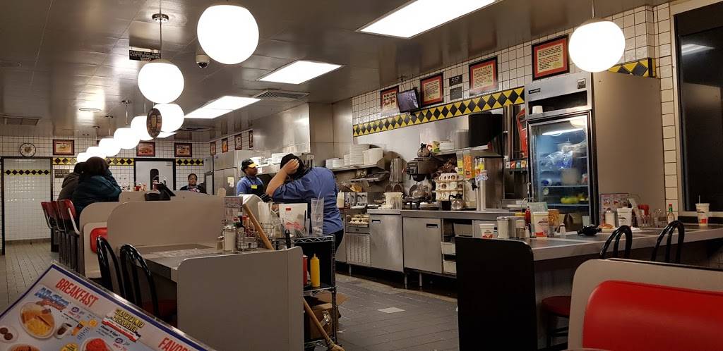 Waffle House | meal takeaway | 1205 Lakes Pkwy, Lawrenceville, GA 30043, USA | 7702373363 OR +1 770-237-3363