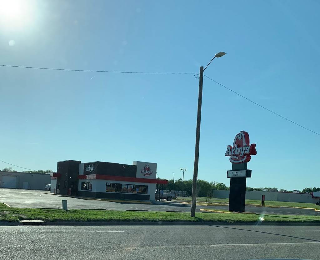 Arbys | meal takeaway | 510 S Broadway Blvd, Salina, KS 67401, USA | 7858271341 OR +1 785-827-1341