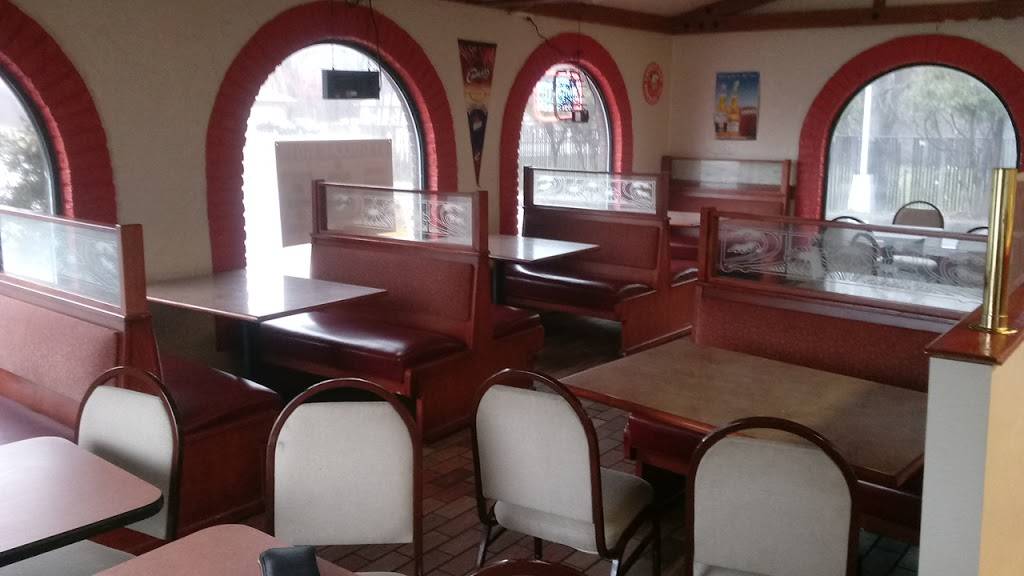 Oinkys Pork Chop Heaven | restaurant | 22483 Emery Rd, North Randall, OH 44128, USA | 2163652800 OR +1 216-365-2800