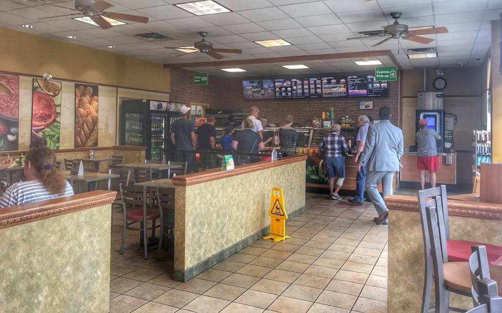 Subway | restaurant | 2462 Parkedale Ave W, Brockville, ON K6V 3G8, Canada | 6133421960 OR +1 613-342-1960