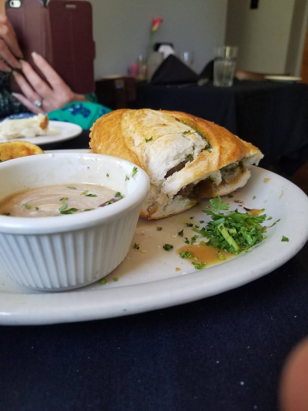 Giuseppe’s Italian Restaurant | restaurant | 6921, 821 N Locust St, Denton, TX 76201, USA | 9403812712 OR +1 940-381-2712