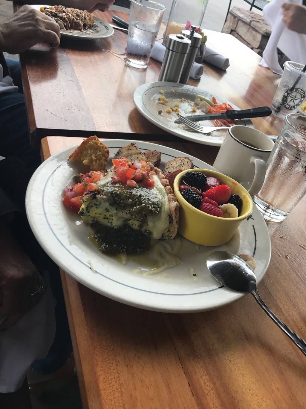 Redrock Canyon Grill | restaurant | 9221 Lake Hefner Pkwy, Oklahoma City, OK 73120, USA | 4057491995 OR +1 405-749-1995