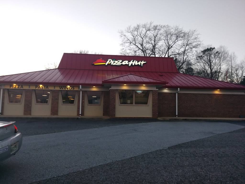 Pizza Hut | restaurant | 909 E Rutherford St, Landrum, SC 29356, USA | 8644573851 OR +1 864-457-3851