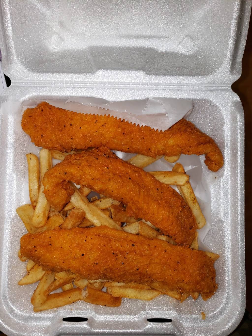 Brothers fried Fish and Chicken Halal Restaurant | restaurant | 846 Market St, Paterson, NJ 07513, USA | 9732790002 OR +1 973-279-0002