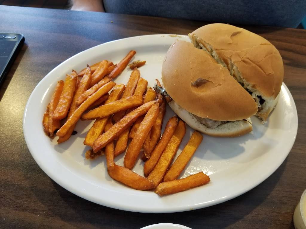 Dees 50S Place Diner | restaurant | 1740, 581 Norton Ave, Barberton, OH 44203, USA | 3307456310 OR +1 330-745-6310