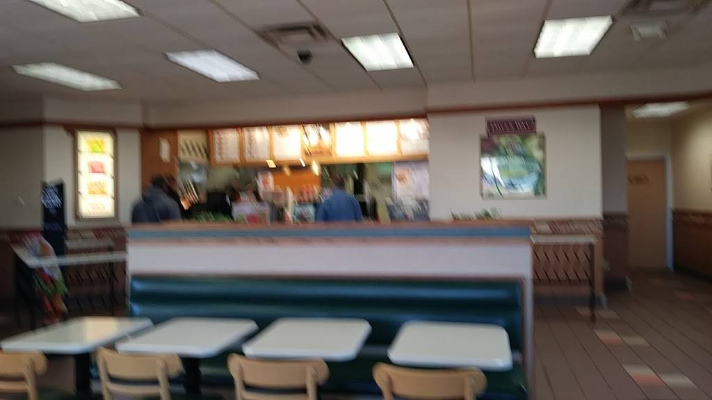 Wendys | restaurant | 800 Academy Dr, Bessemer, AL 35022, USA | 2054253378 OR +1 205-425-3378