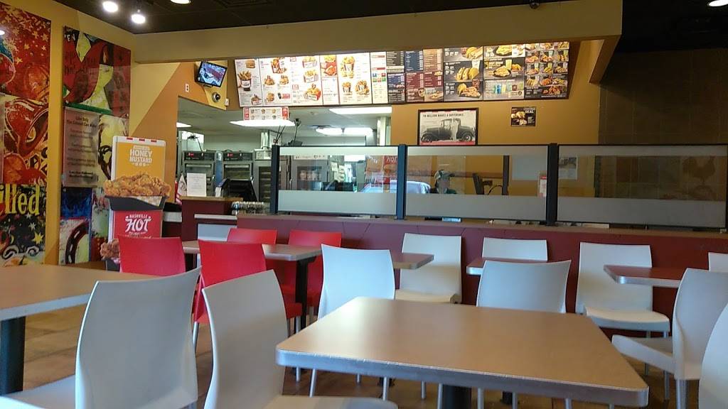 KFC | restaurant | 947 S Township Line Rd, Royersford, PA 19468, USA | 6107924135 OR +1 610-792-4135
