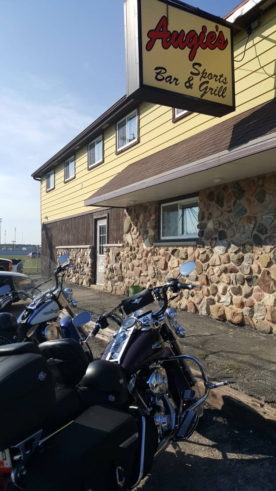 Augies Bar & Grill LLC | restaurant | 206 Willow St, Luxemburg, WI 54217, USA | 9208455030 OR +1 920-845-5030