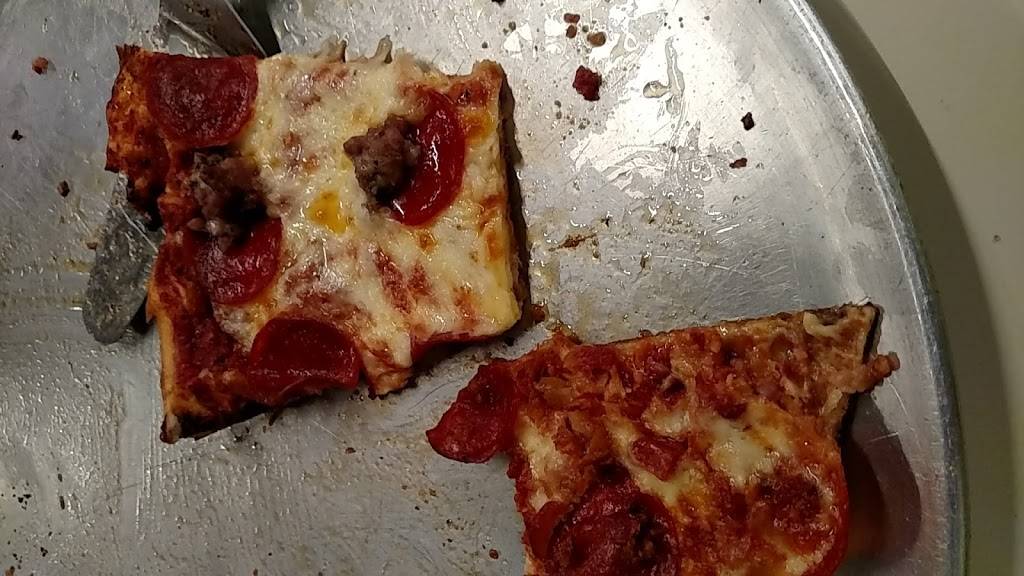 Petrinos Pizzeria of Holland | meal delivery | 29 W 16th St, Holland, MI 49423, USA | 6163965900 OR +1 616-396-5900