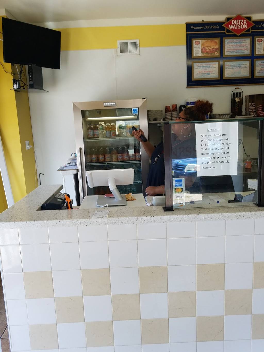 Fresh Kos | restaurant | 1322 Mt Ephraim Ave, Camden, NJ 08104, USA | 8562033777 OR +1 856-203-3777