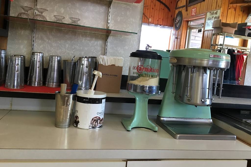 Edgewater Cafe | restaurant | 101 N Water St, Albany, WI 53502, USA | 6088623396 OR +1 608-862-3396