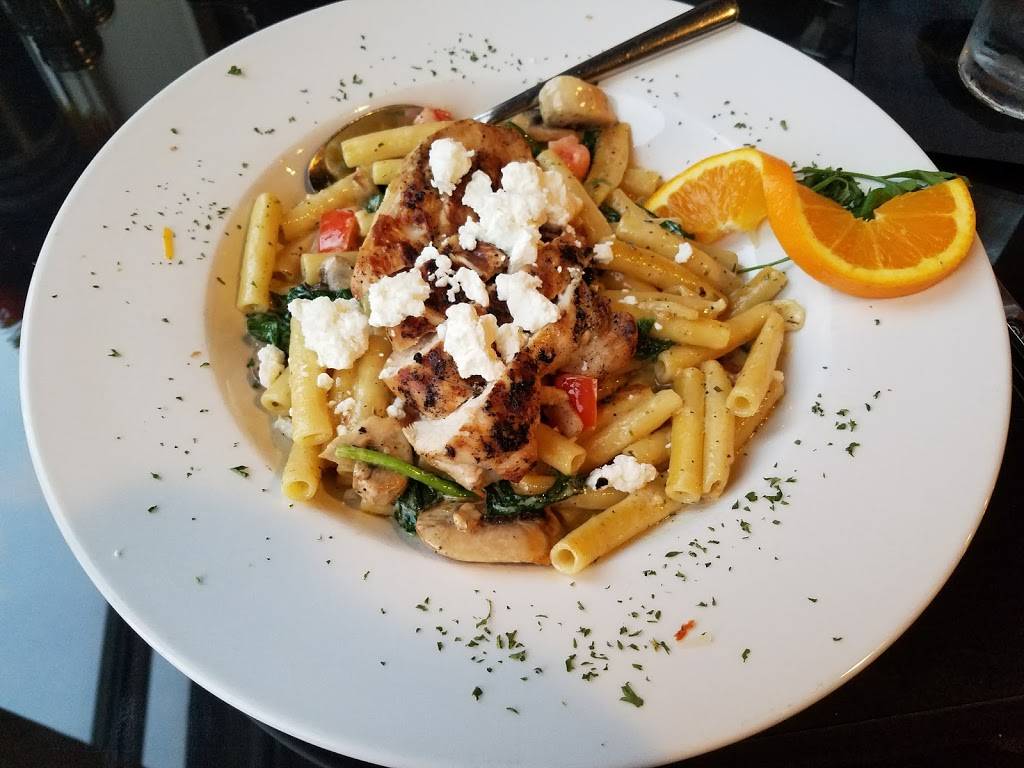 Magnolias Restaurant & Catering | restaurant | 130 N Lafayette St, Macomb, IL 61455, USA | 3098332725 OR +1 309-833-2725