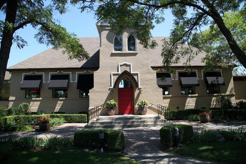 Barangas On The Beach | restaurant | 380 Van Wagners Beach Rd, Hamilton, ON L8E 3L8, Canada | 9055447122 OR +1 905-544-7122