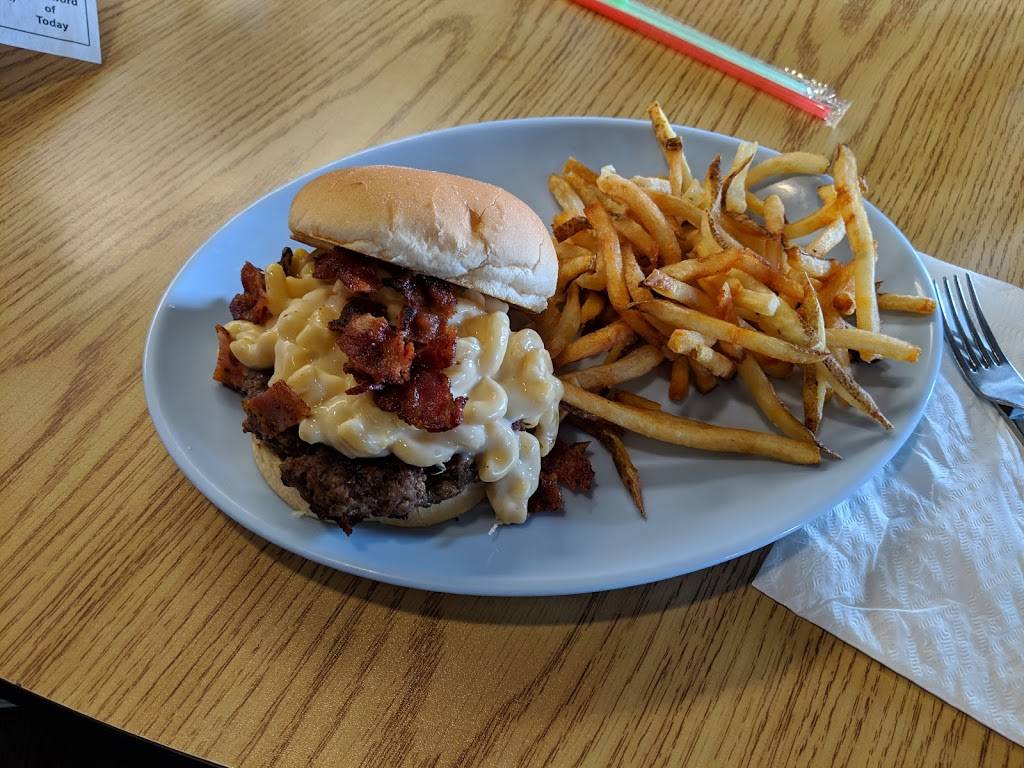 Chuckwagon Restaurant | restaurant | 113 5th St, Adair, IA 50002, USA | 6417423611 OR +1 641-742-3611