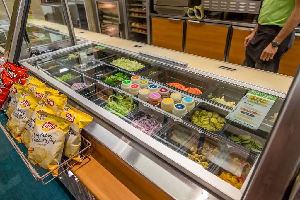 Subway | restaurant | 650 Woodlawn Rd W, Guelph, ON N1K 1B8, Canada | 5198265995 OR +1 519-826-5995