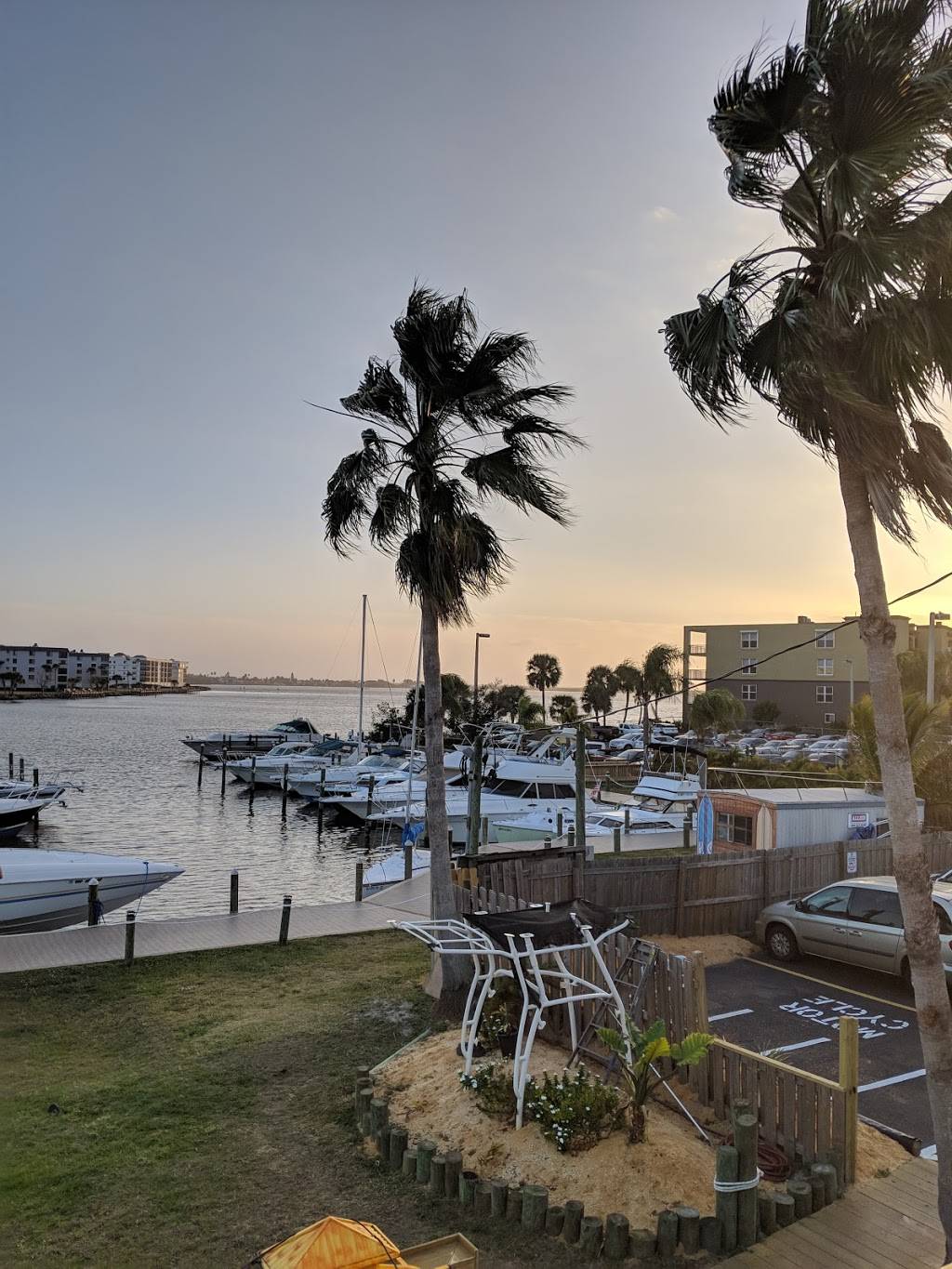 Island Time Marina & Restaurant | restaurant | 400 W Cocoa Beach Causeway, Cocoa Beach, FL 32941, USA | 3216134852 OR +1 321-613-4852