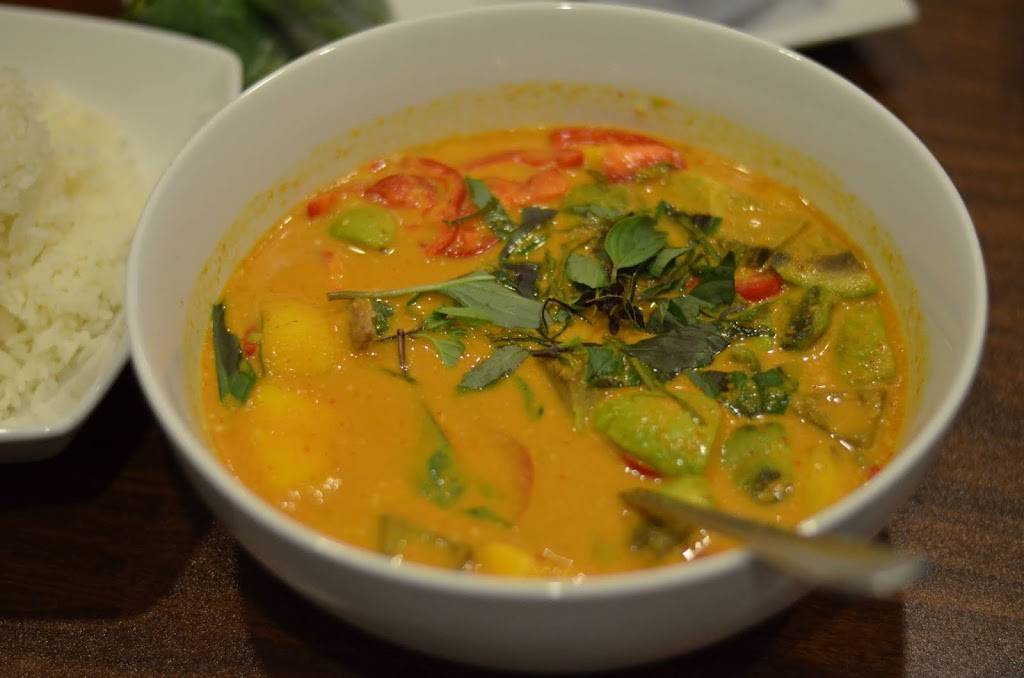 Nuans Thai Kitchen | restaurant | 2350 E Fort Union Blvd, Cottonwood Heights, UT 84121, USA | 8017332622 OR +1 801-733-2622