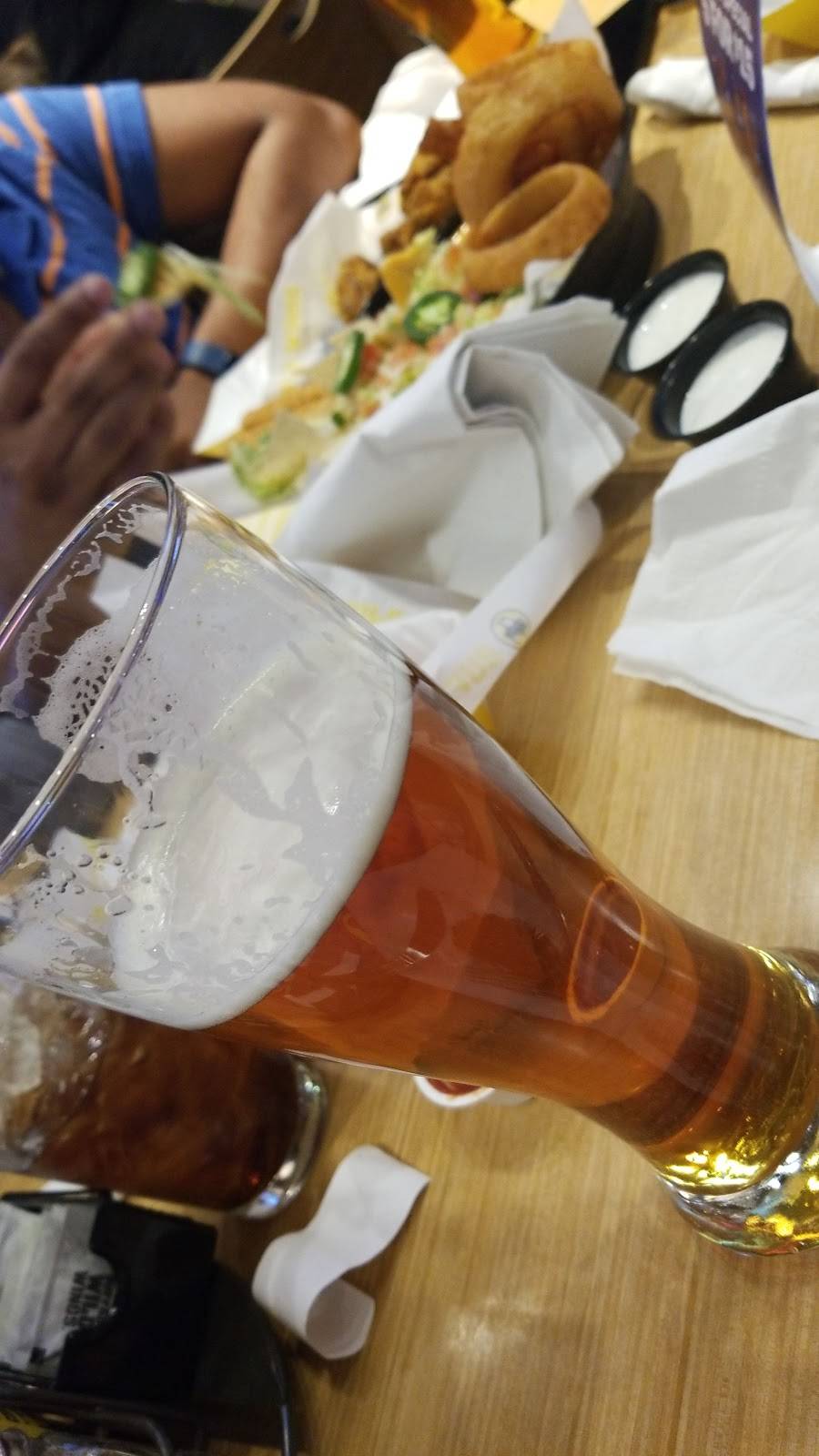 Buffalo Wild Wings | restaurant | N96 W17802 County Line Rd, Germantown, WI 53022, USA | 2622511780 OR +1 262-251-1780