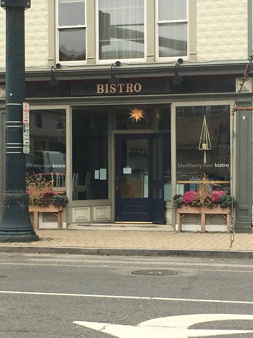 Blackberry River Bistro | restaurant | 99 Main St, Canaan, CT 06018, USA | 8604534067 OR +1 860-453-4067